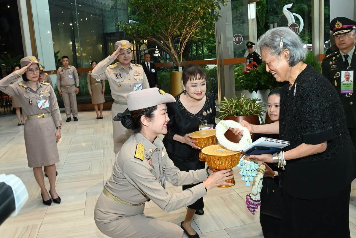 title - สำนักงานการปฏิรูปที่ดินเพื่อเกษตรกรรม ร่วมเฝ้าฯ รับเสด็จ สมเด็จพระกนิษฐาธิราชเจ้า กรมสมเด็จพระเทพรัตนราชสุดา ฯ สยามบรมราชกุมารี เสด็จพระราชดำเนินไปทรงเปิดงานเทิดพระเกียรติและน้อมรำลึก ในพระมหากรุณาธิคุณของสมเด็จพระนางเจ้าสิริกิติ์ พระบรมราชินีนาถ พระบรมราชชนนีพันปีหลวง “ภูษา ธัญญา ราชินี”